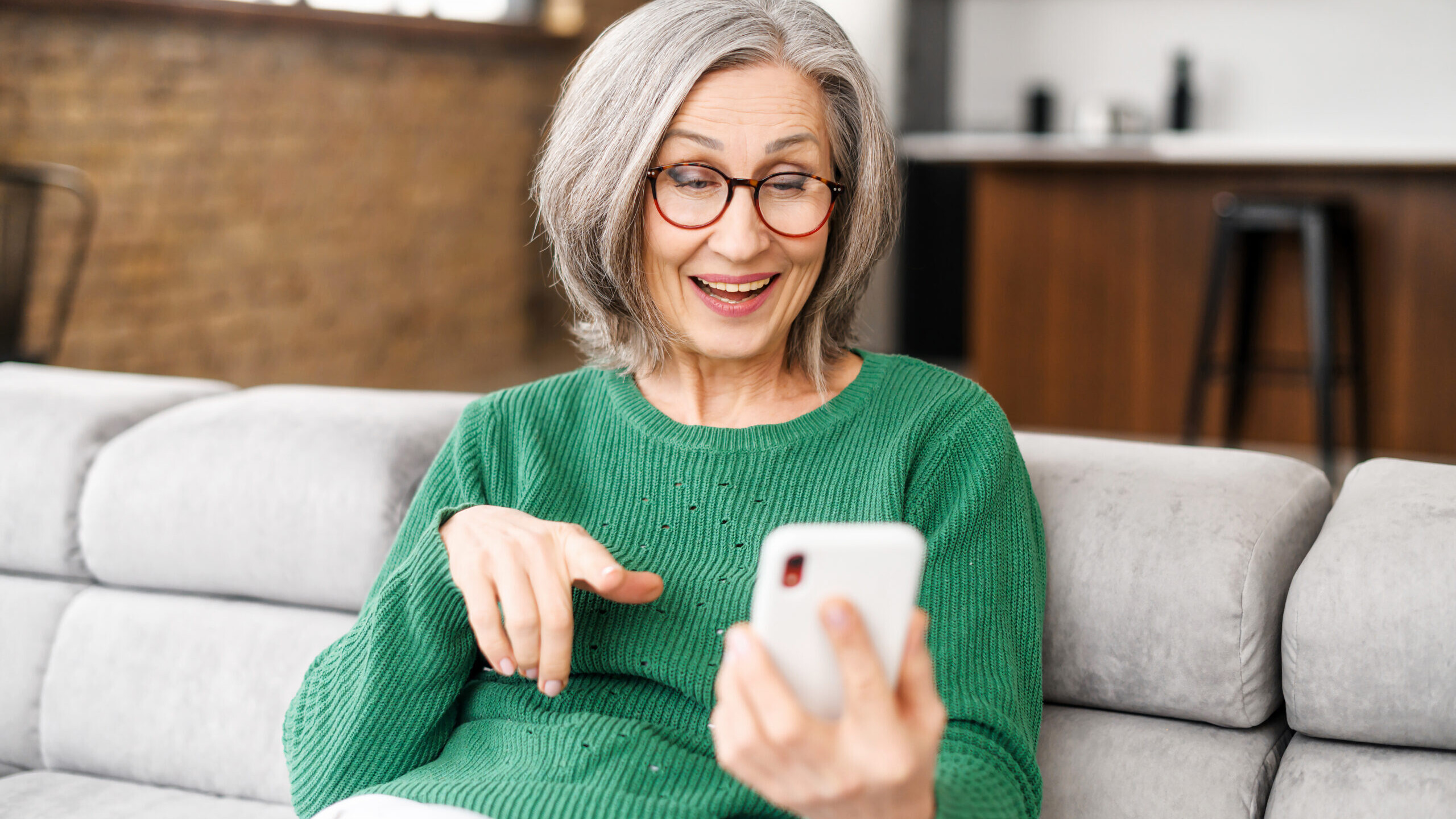 How to Stay in Touch with Friends and Family During Locum Tenens Assignments